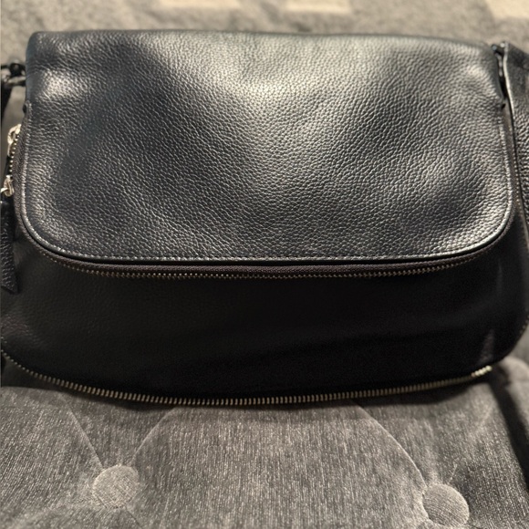 Nordstrom Bella Crossbody Leather Pebble bag. - Picture 1 of 5